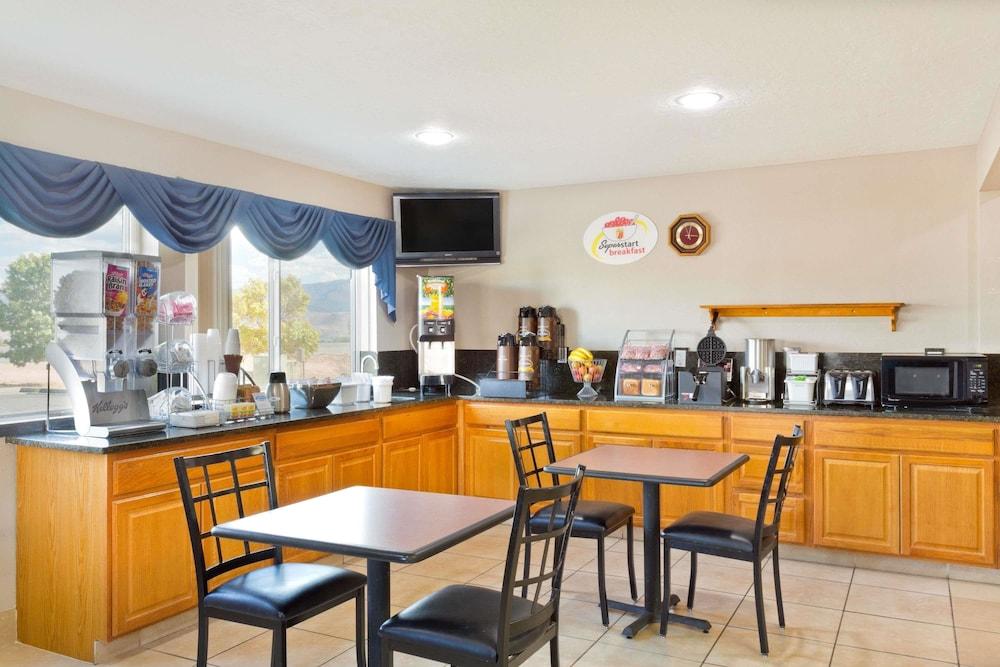 Hotel Super 8 By Wyndham Richfield Ut Extérieur photo